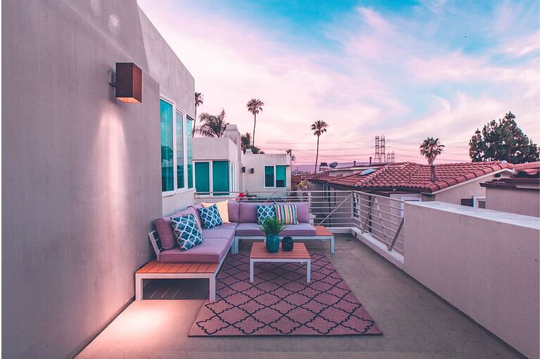 rooftop-house-seat-sofa